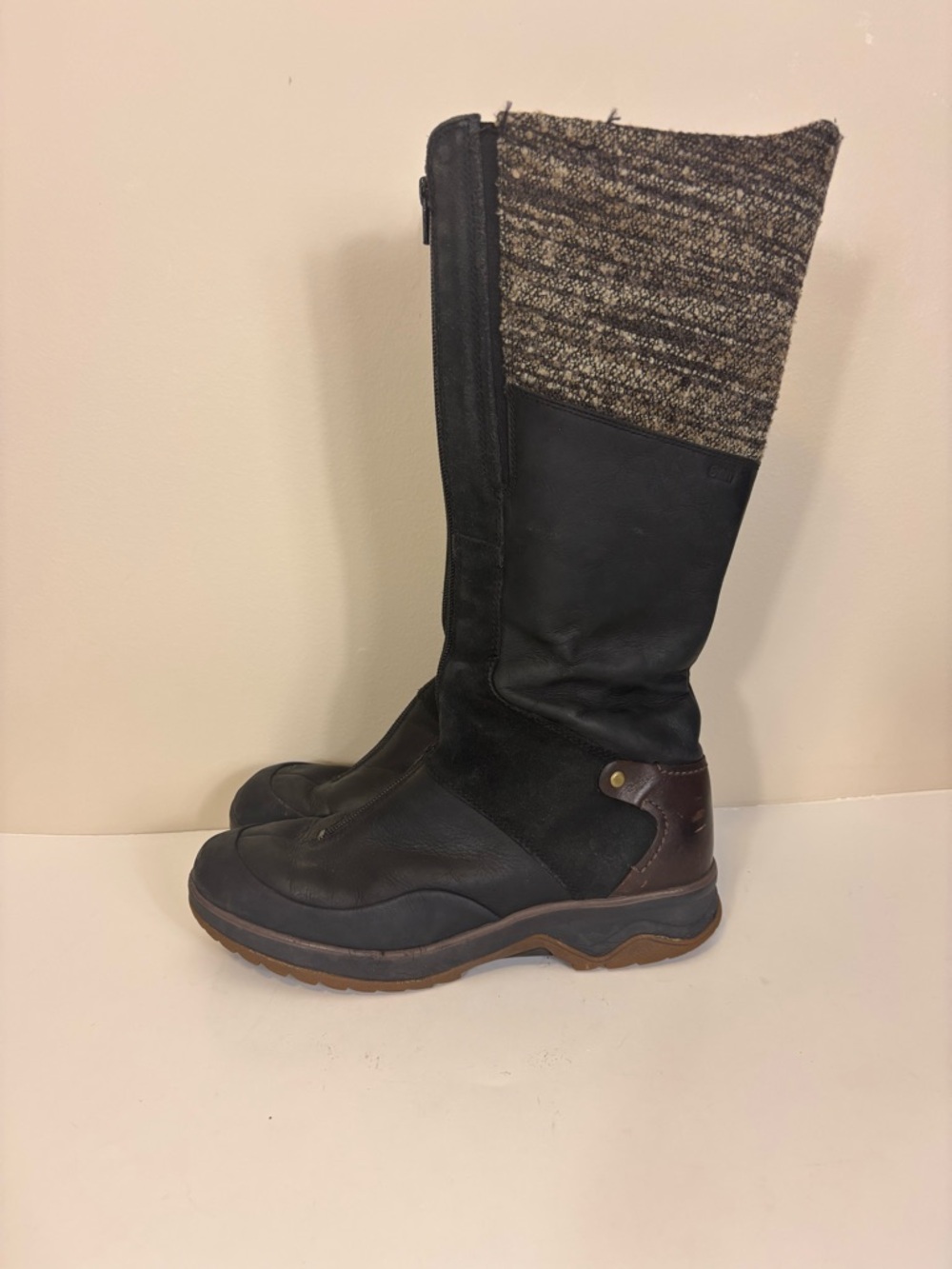 Merrell Black Leather Tall Brown Sweater Knit Detail Insulated Winter Boots 8.5
